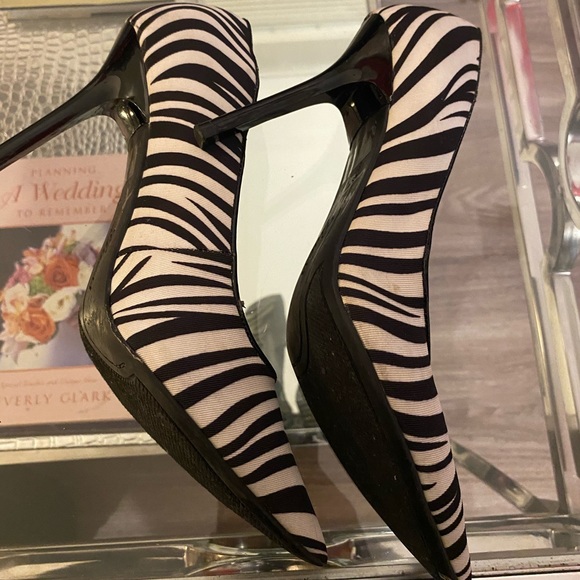 Guess Zebra Print Heels - Picture 5 of 9